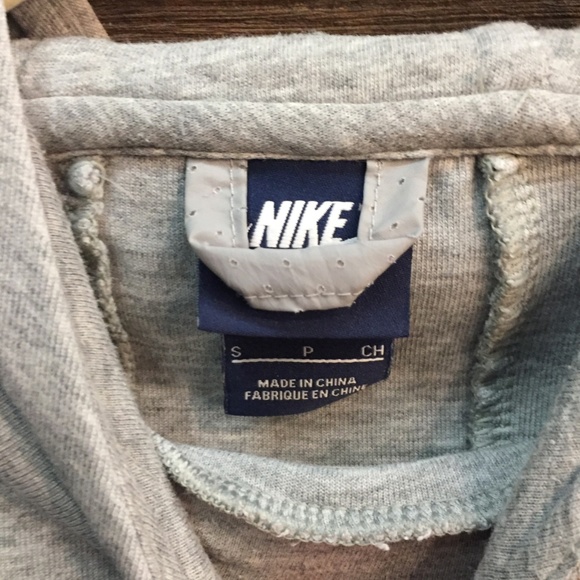 🇬🇧 Nike Advance Fleece 15 Grey Crop Hoodie - Picture 5 of 6